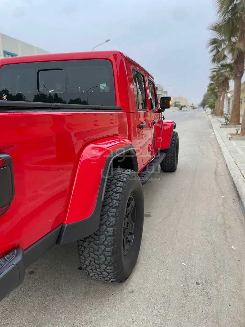 2021 جييب جلادياتور ساند رانر