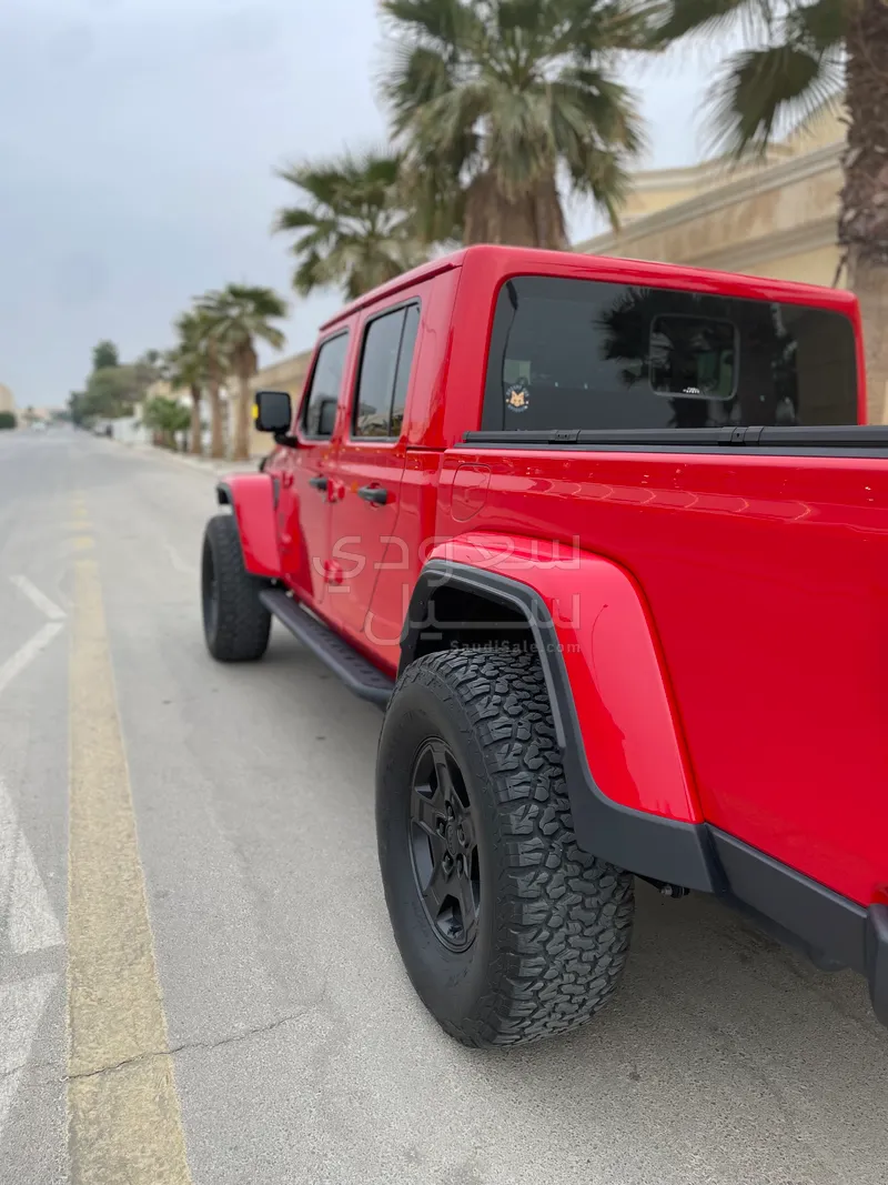 2021 جييب جلادياتور ساند رانر