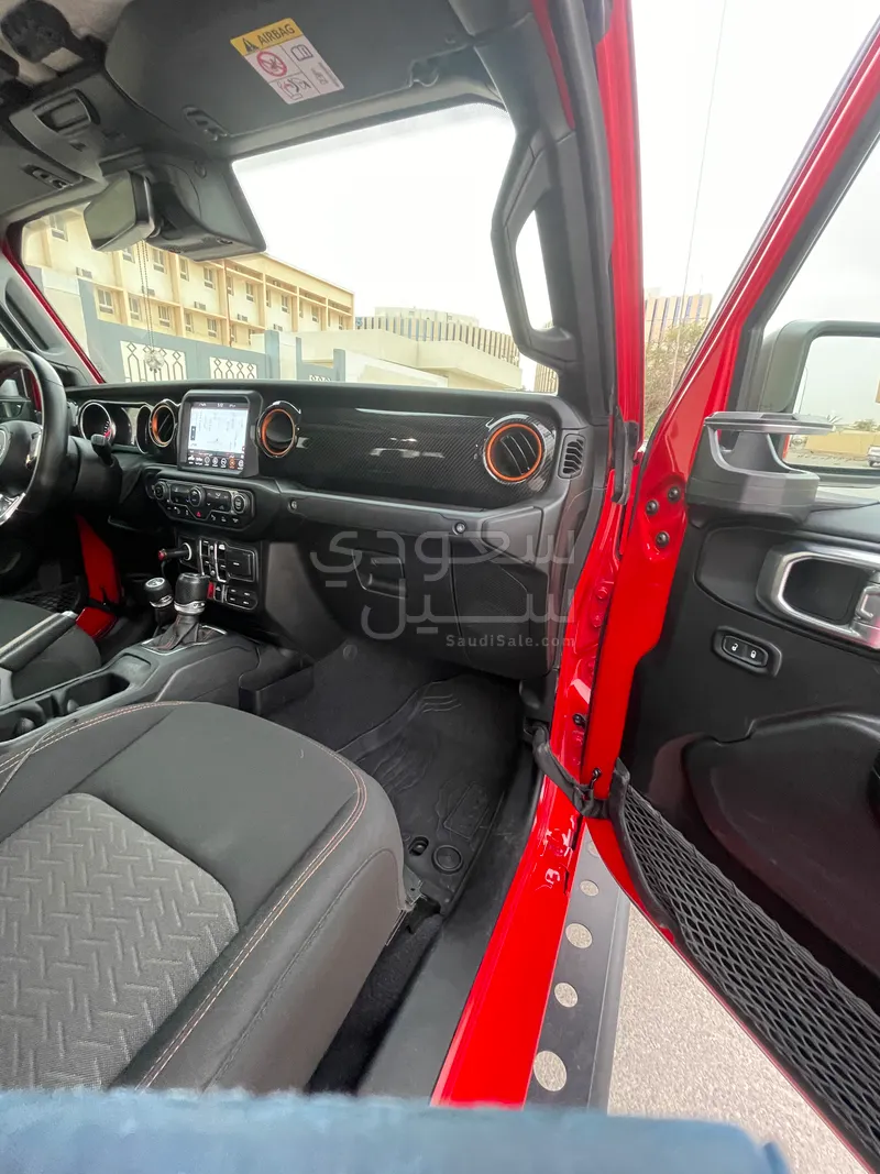 2021 جييب جلادياتور ساند رانر