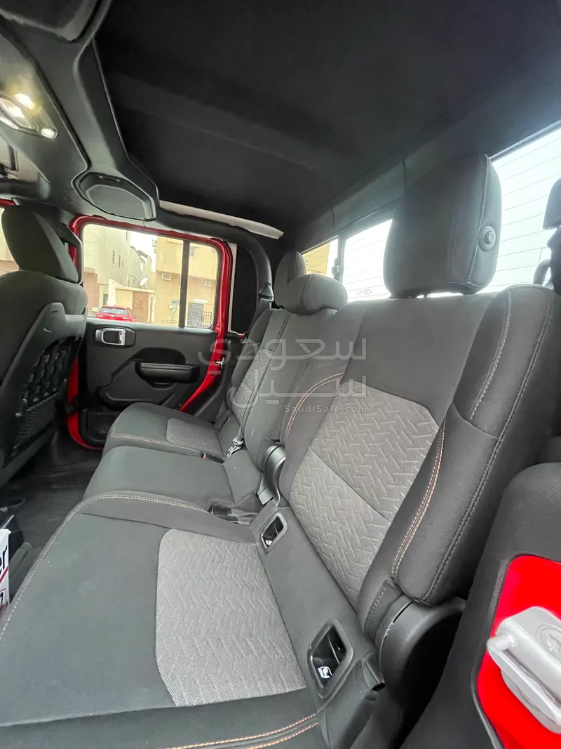 2021 جييب جلادياتور ساند رانر