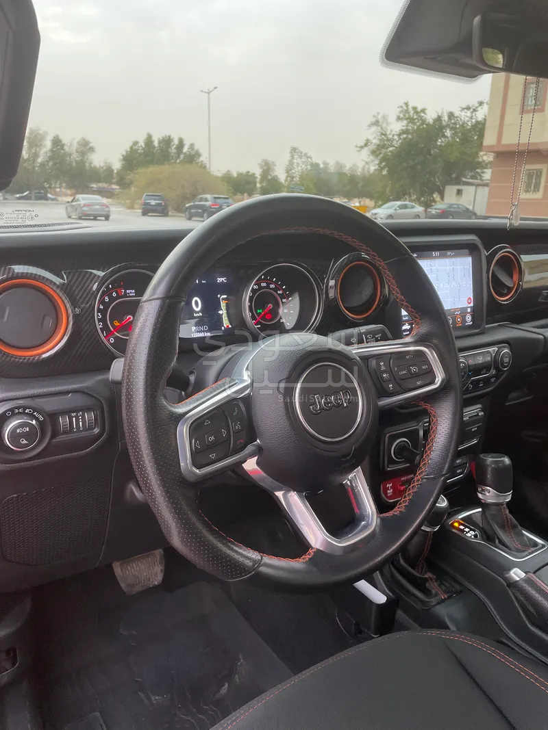 2021 جييب جلادياتور ساند رانر