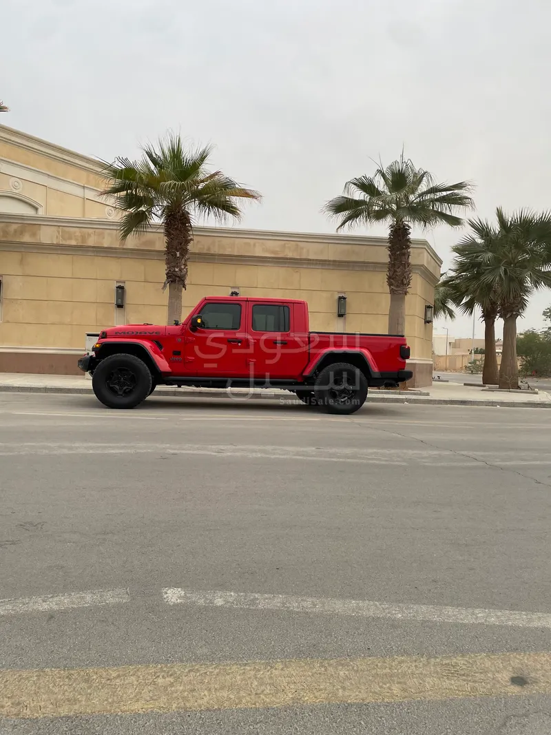 2021 جييب جلادياتور ساند رانر