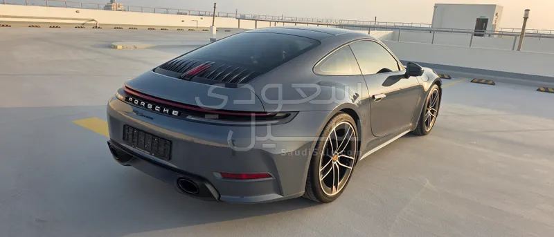 2025 بورش 911 كاريرا
