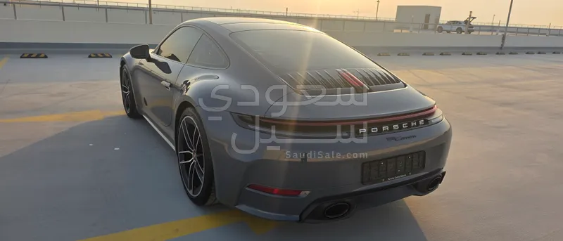 2025 بورش 911 كاريرا
