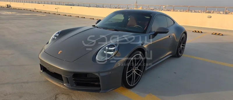 2025 بورش 911 كاريرا