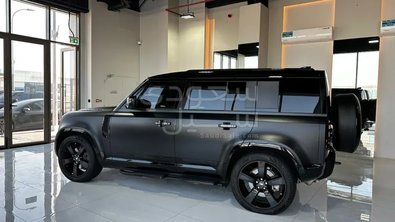 2025 لاند روفر ديفيندر اكس داينمك