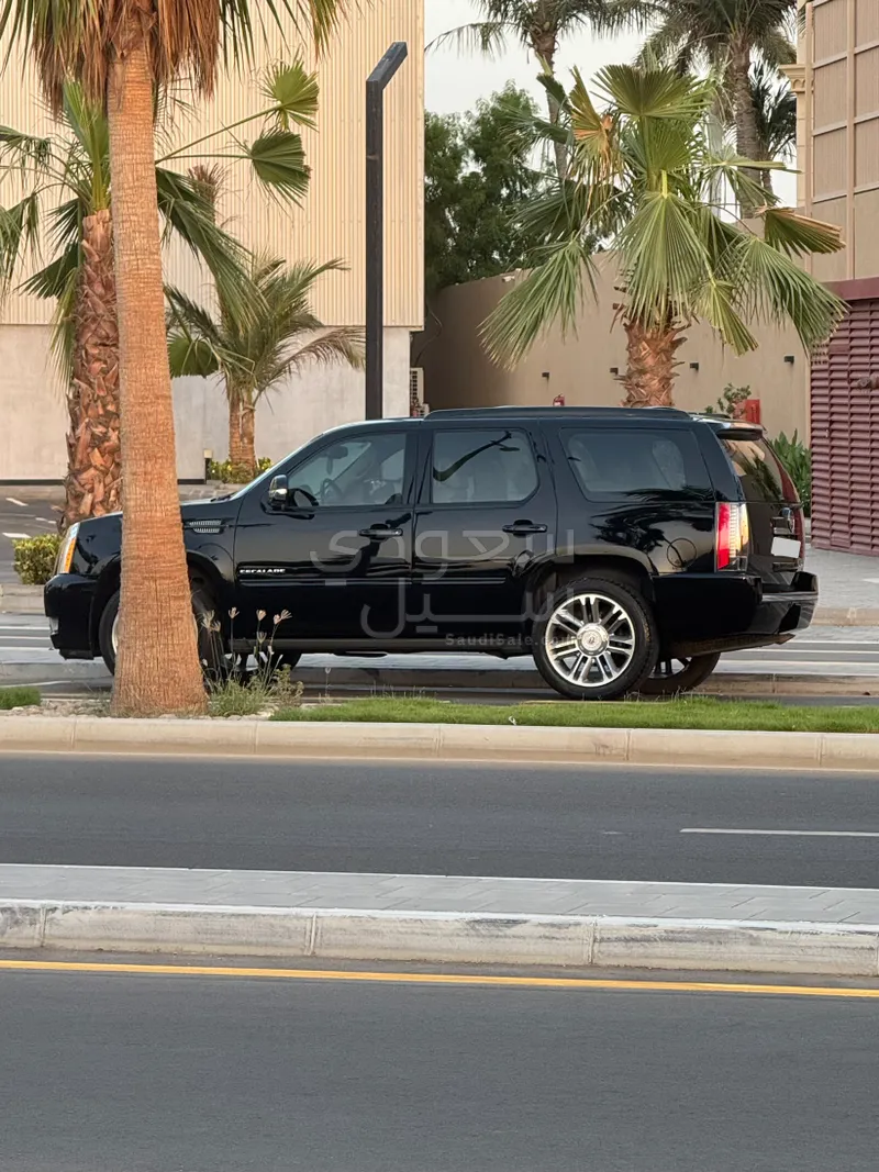 2014 كاديلاك اسكاليد سبورت