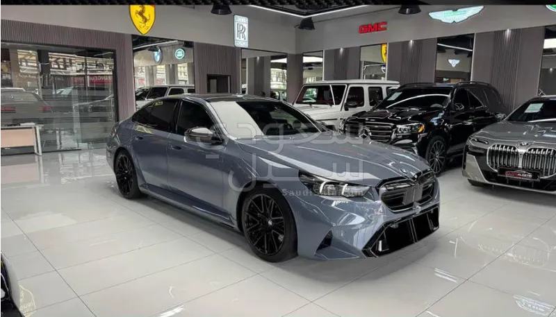 2025 بي ام دبليو الفئة ام إم 5