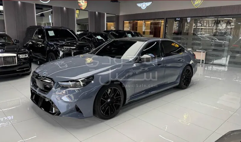 2025 بي ام دبليو الفئة ام إم 5