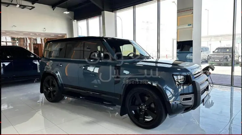 2025 لاند روفر ديفيندر 110