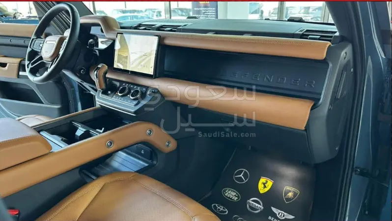 2025 لاند روفر ديفيندر 110