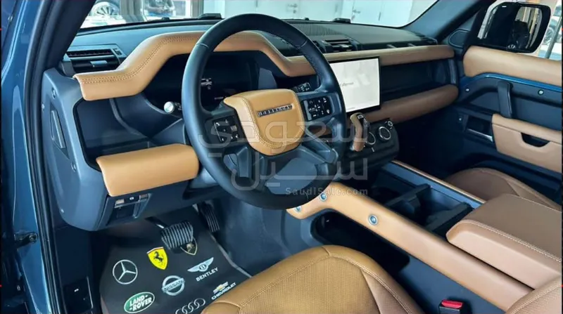 2025 لاند روفر ديفيندر 110