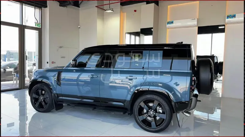 2025 لاند روفر ديفيندر 110