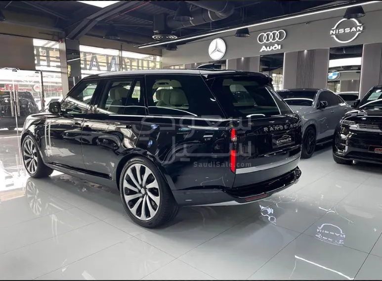 2025 لاند روفر رينج روفر اوتوبيوغرافي فرست اديشن