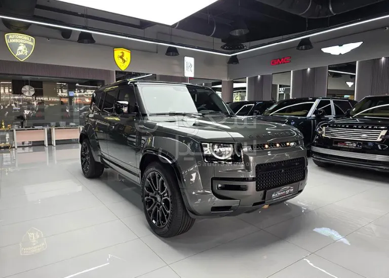 2025 لاند روفر ديفيندر اوكتا