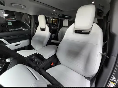 2025 لاند روفر ديفيندر اوكتا