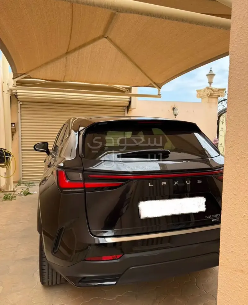 2024 لكزس إن إكس 350