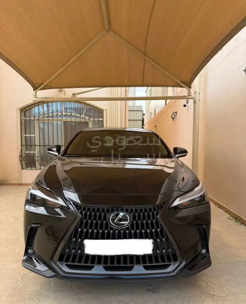 2024 لكزس إن إكس 350