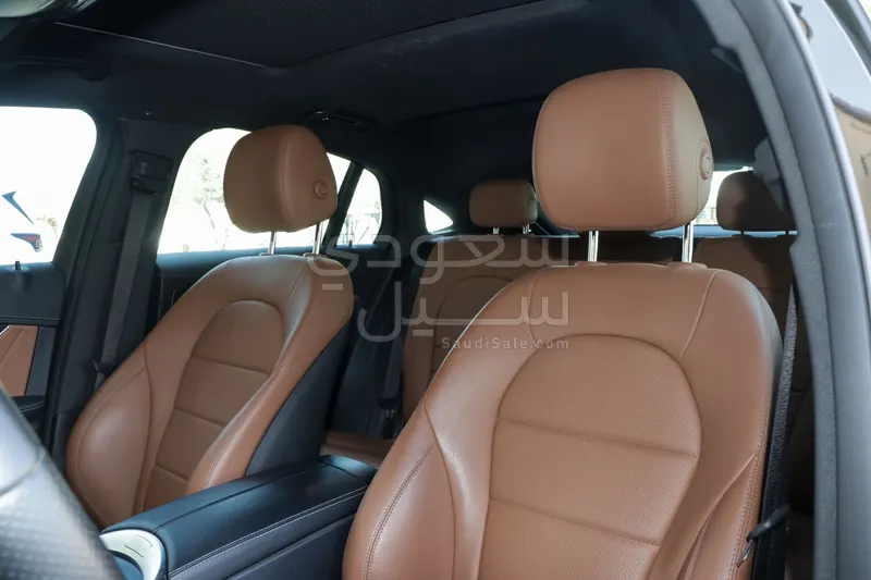 2021 مرسيدس - بنز جي إل سي 200 اي ام جي