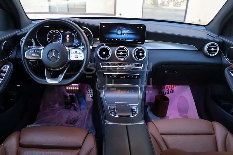 2021 مرسيدس - بنز جي إل سي 200 اي ام جي