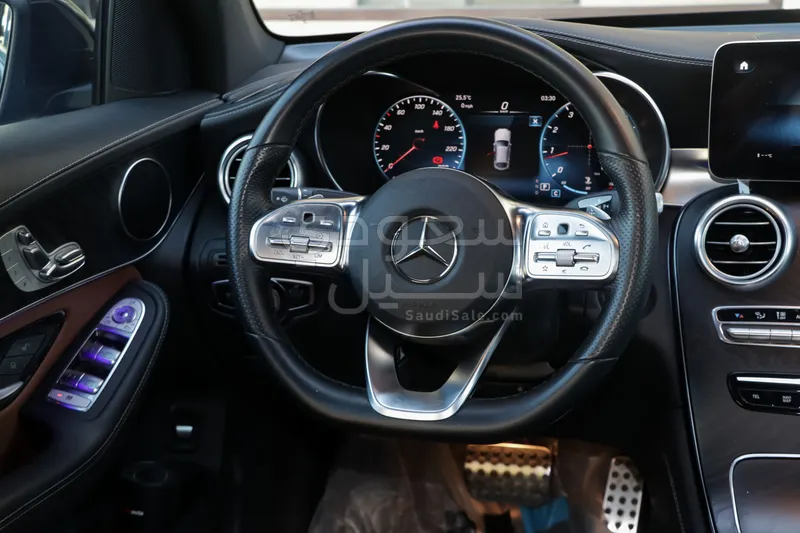 2021 مرسيدس - بنز جي إل سي 200 اي ام جي