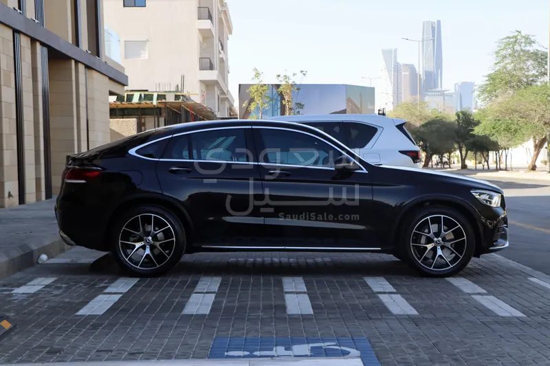 2021 مرسيدس - بنز جي إل سي 200 اي ام جي