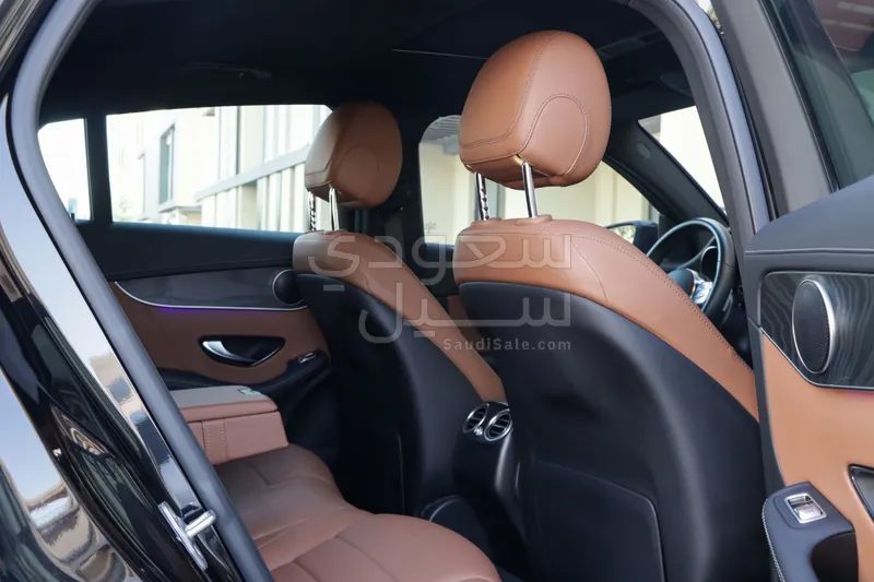 2021 مرسيدس - بنز جي إل سي 200 اي ام جي