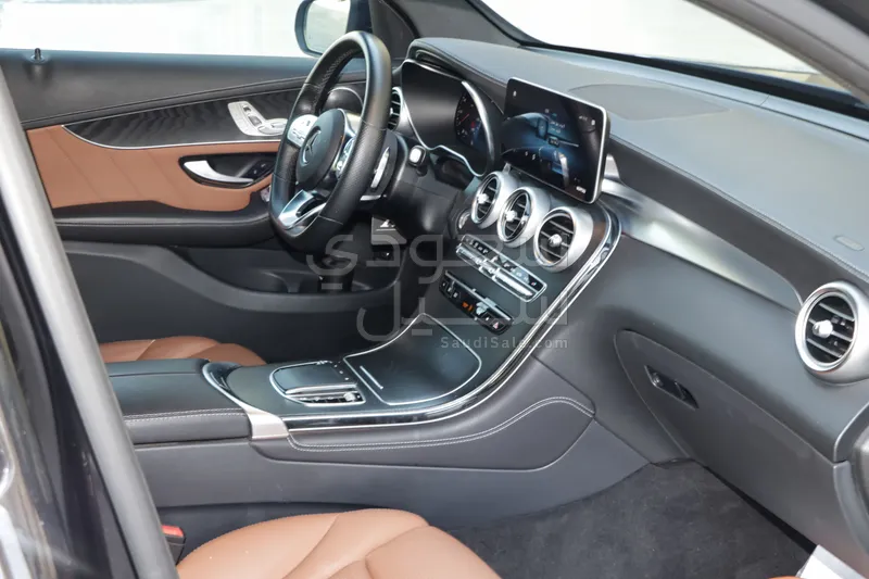 2021 مرسيدس - بنز جي إل سي 200 اي ام جي