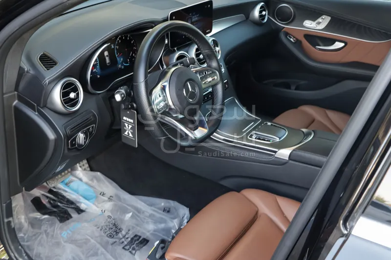 2021 مرسيدس - بنز جي إل سي 200 اي ام جي