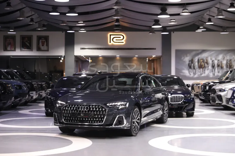 2026 اودي اي 8 ال