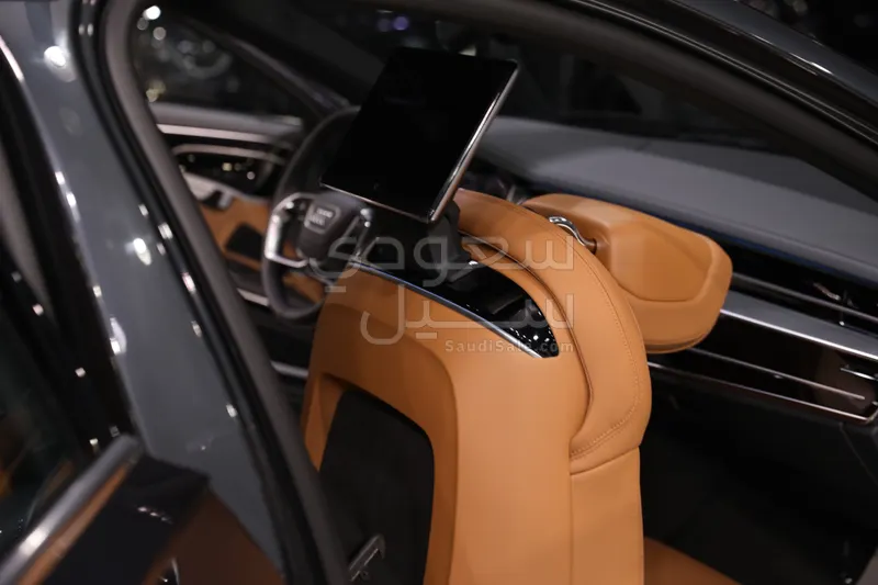 2026 اودي اي 8 ال