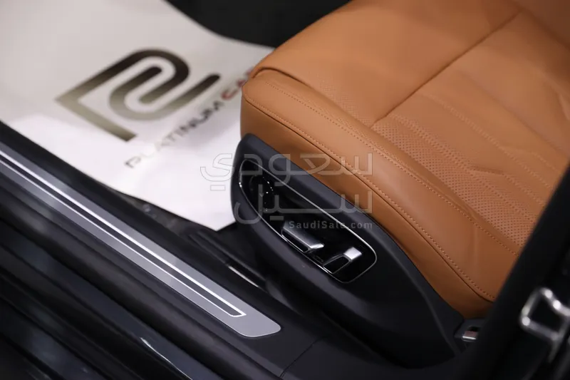 2026 اودي اي 8 ال