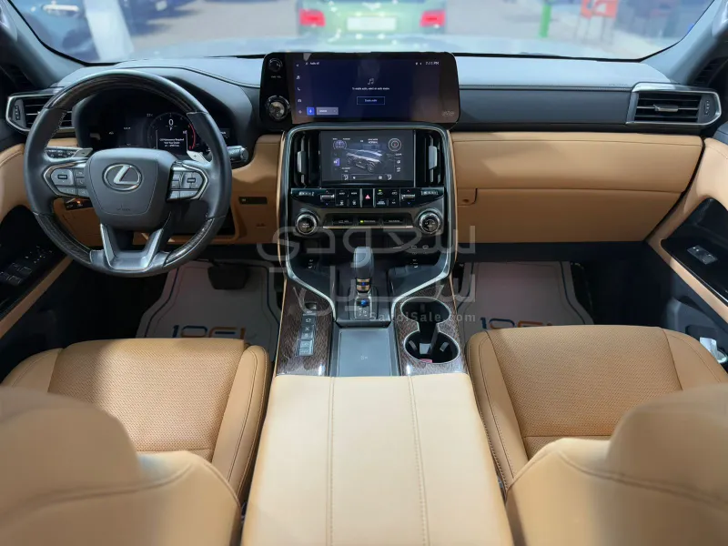 2025 لكزس إل إكس 700 اتش