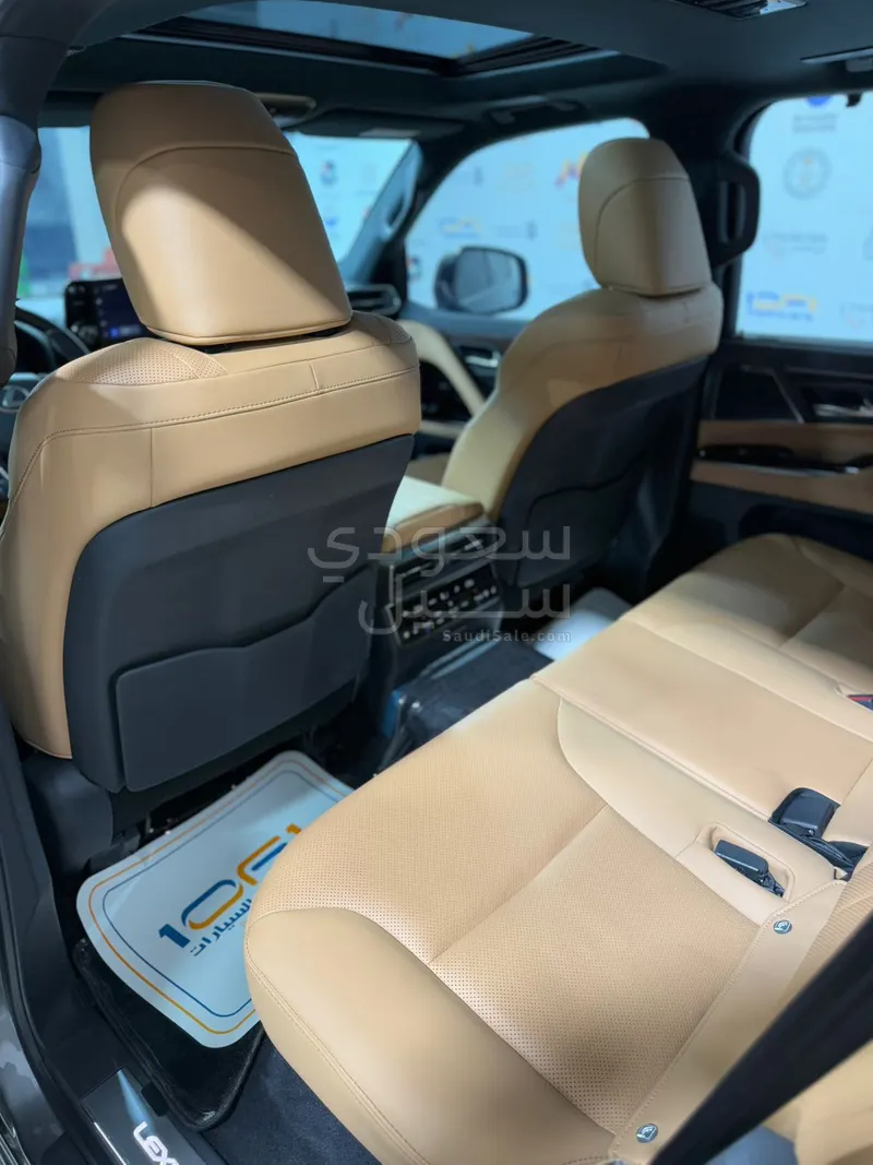 2025 لكزس إل إكس 700 اتش