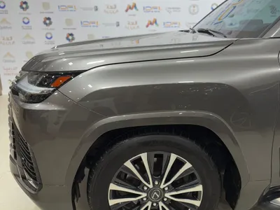 2025 لكزس إل إكس 700 اتش