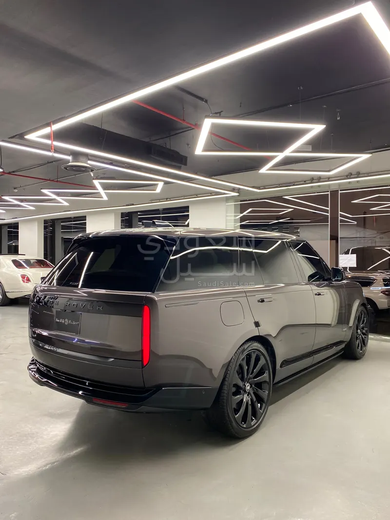 2024 لاند روفر رينج روفر اوتوبيوغرافي ال