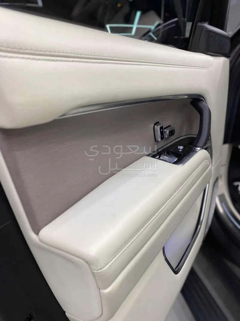 2024 لاند روفر رينج روفر اوتوبيوغرافي ال