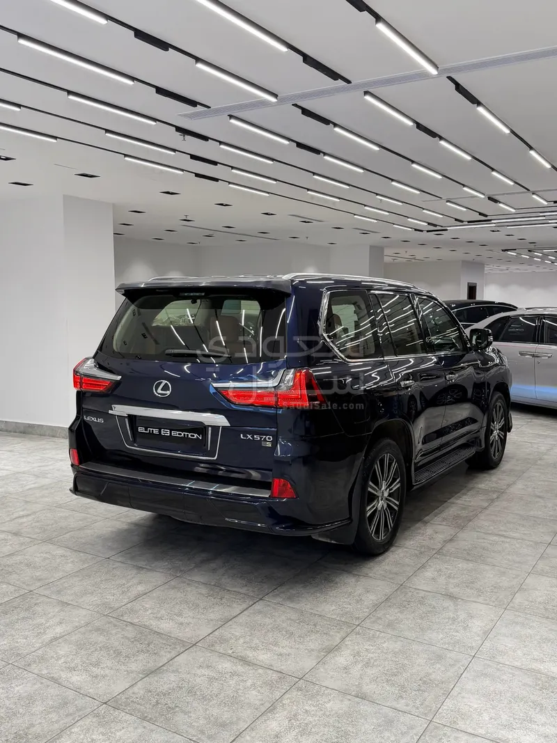 2016 لكزس إل إكس 570