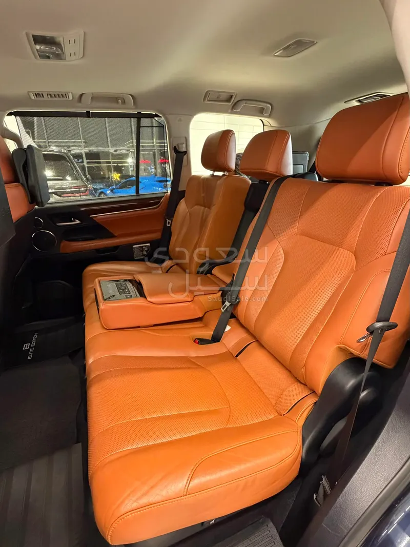 2016 لكزس إل إكس 570