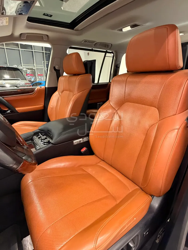 2016 لكزس إل إكس 570