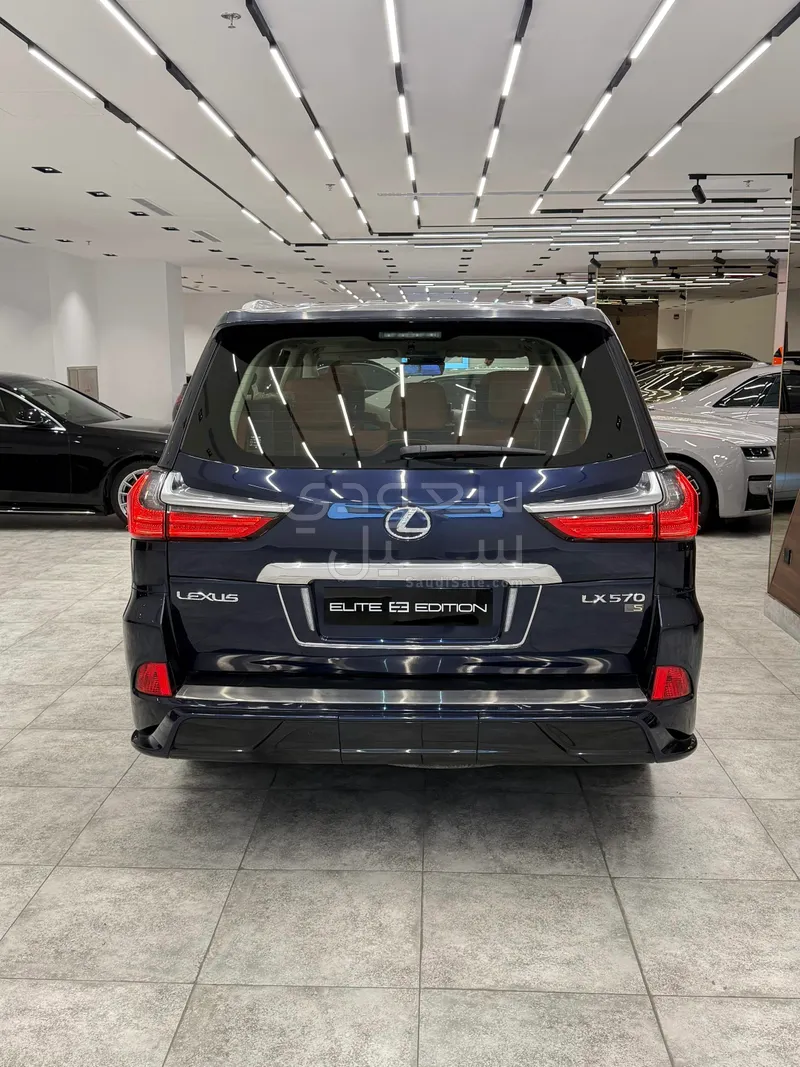 2016 لكزس إل إكس 570