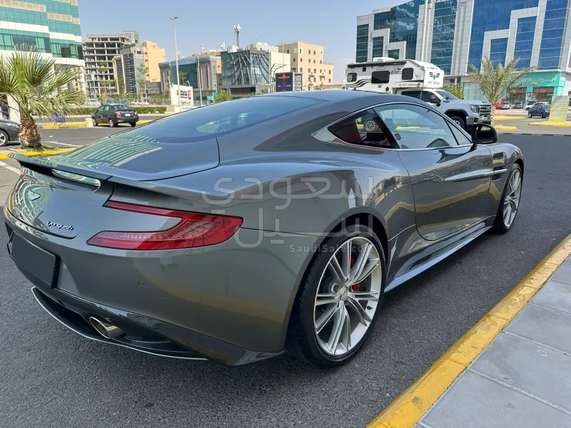 2013 استون مارتن فانكويش