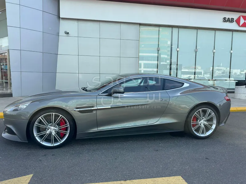 2013 استون مارتن فانكويش