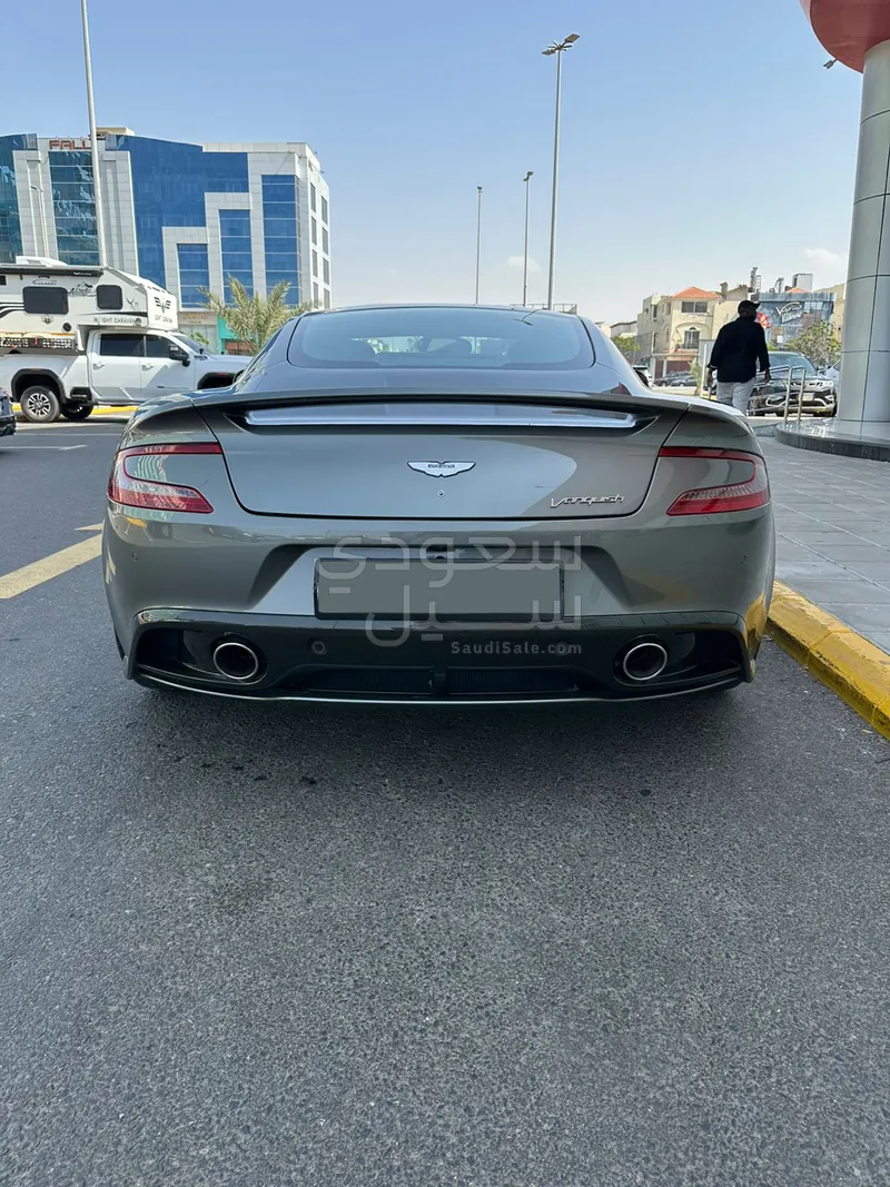 2013 استون مارتن فانكويش