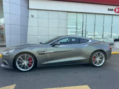 2013 استون مارتن فانكويش