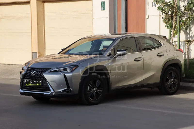 2022 لكزس يو إكس 200