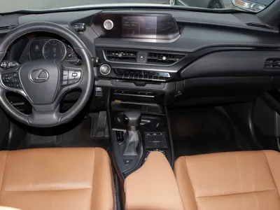 2022 لكزس يو إكس 200