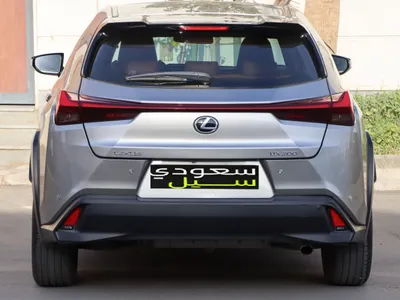 2022 لكزس يو إكس 200