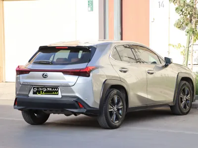 2022 لكزس يو إكس 200