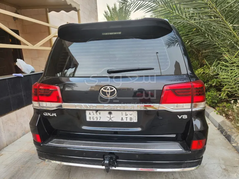 2011 تويوتا لاند كروزر جي اكس ار